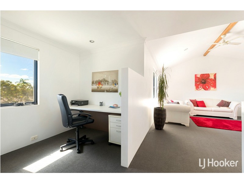 52 Gladstone Road, Leeming WA 6149