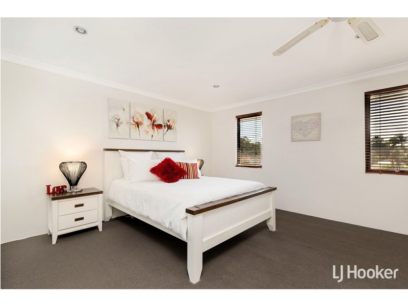 52 Gladstone Road, Leeming WA 6149