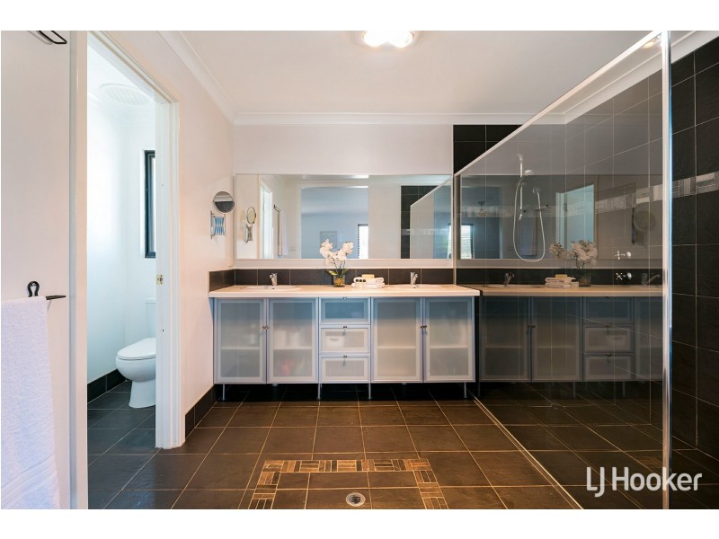 52 Gladstone Road, Leeming WA 6149