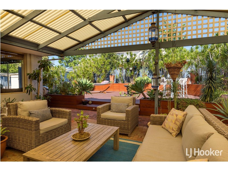 52 Gladstone Road, Leeming WA 6149