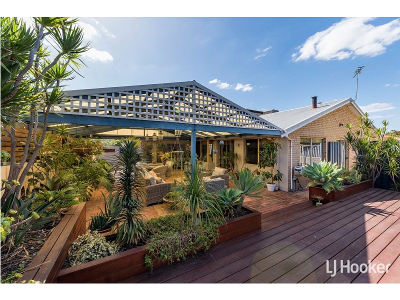 52 Gladstone Road, Leeming WA 6149
