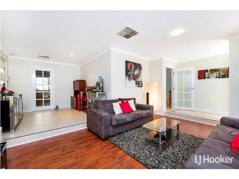 14 Townson Place, Leeming WA 6149