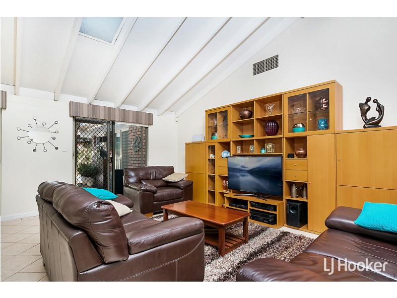 14 Townson Place, Leeming WA 6149