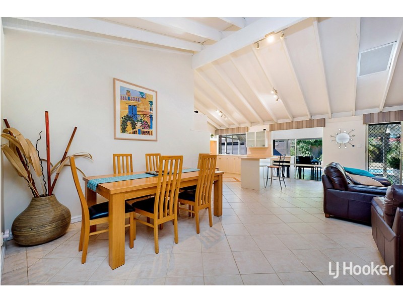 14 Townson Place, Leeming WA 6149