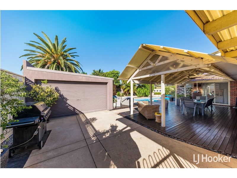 14 Townson Place, Leeming WA 6149