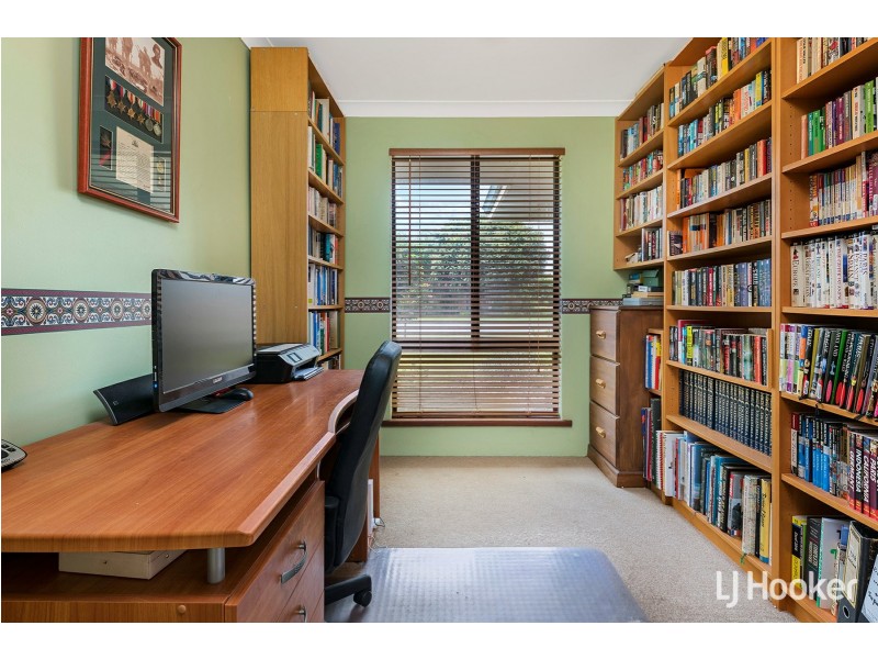 31 Calley Drive, Leeming WA 6149