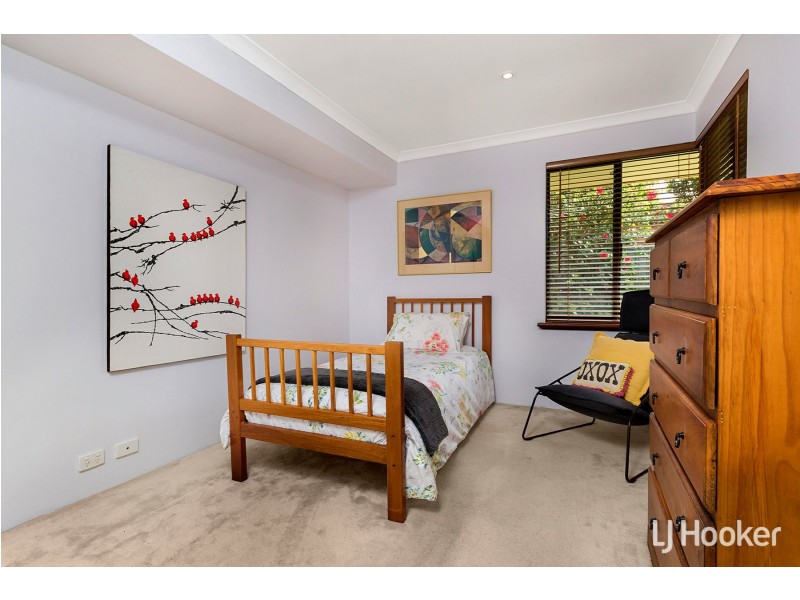 31 Calley Drive, Leeming WA 6149