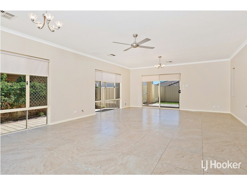 6 Gandossi Court, Success WA 6164