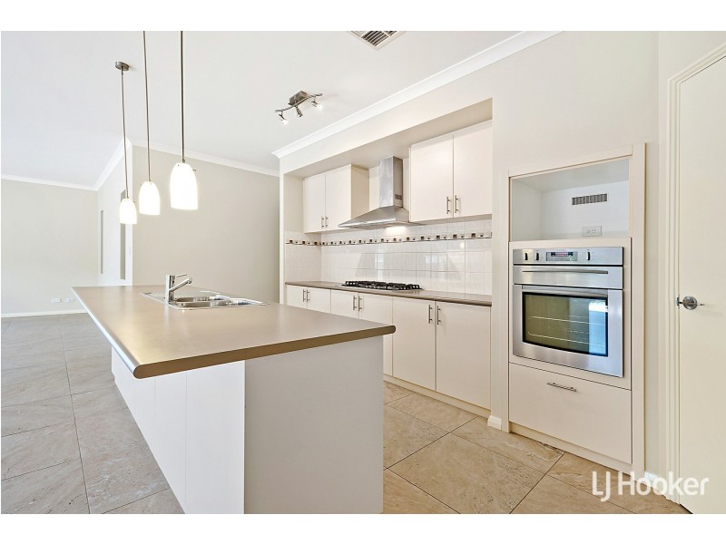 6 Gandossi Court, Success WA 6164