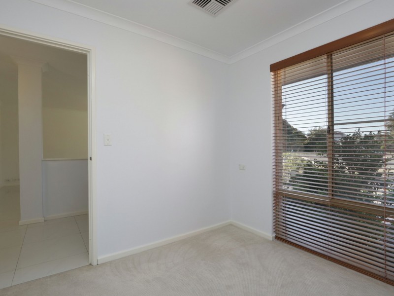 24 Harrington Crescent, Leeming WA 6149