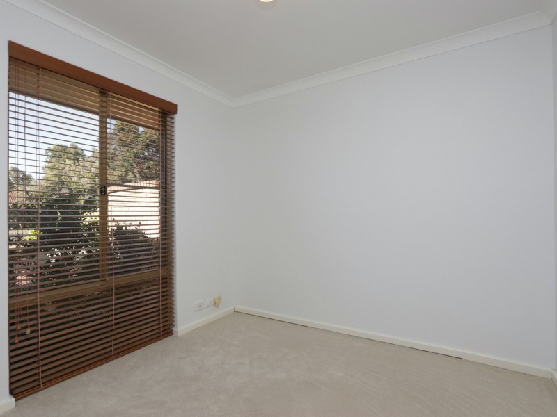 24 Harrington Crescent, Leeming WA 6149