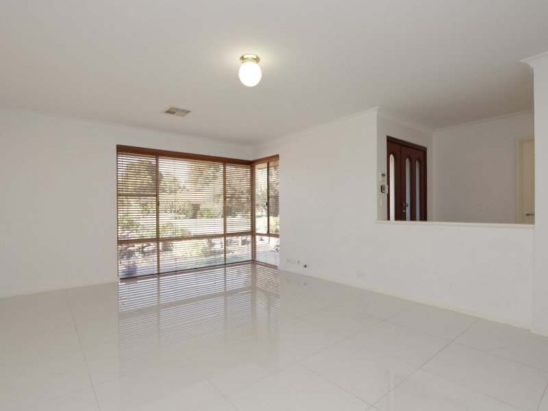 24 Harrington Crescent, Leeming WA 6149