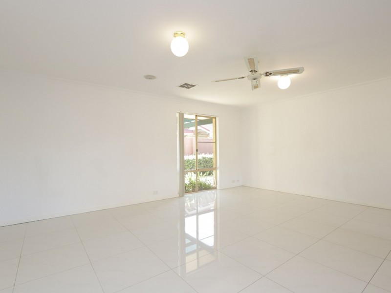 24 Harrington Crescent, Leeming WA 6149