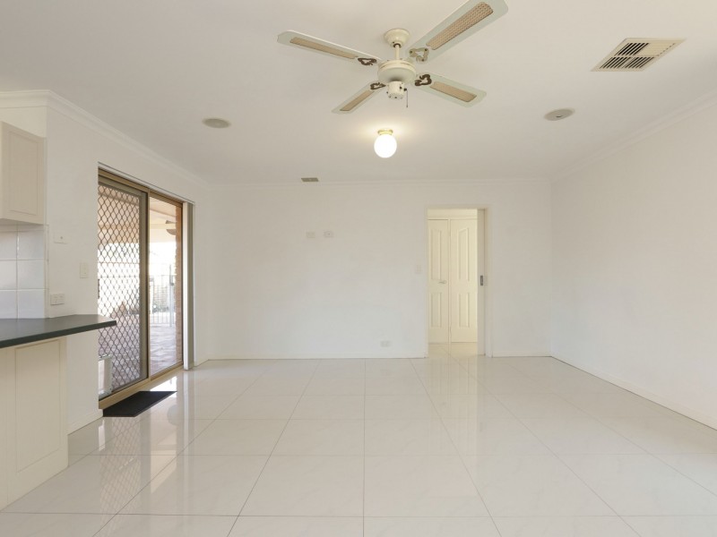 24 Harrington Crescent, Leeming WA 6149