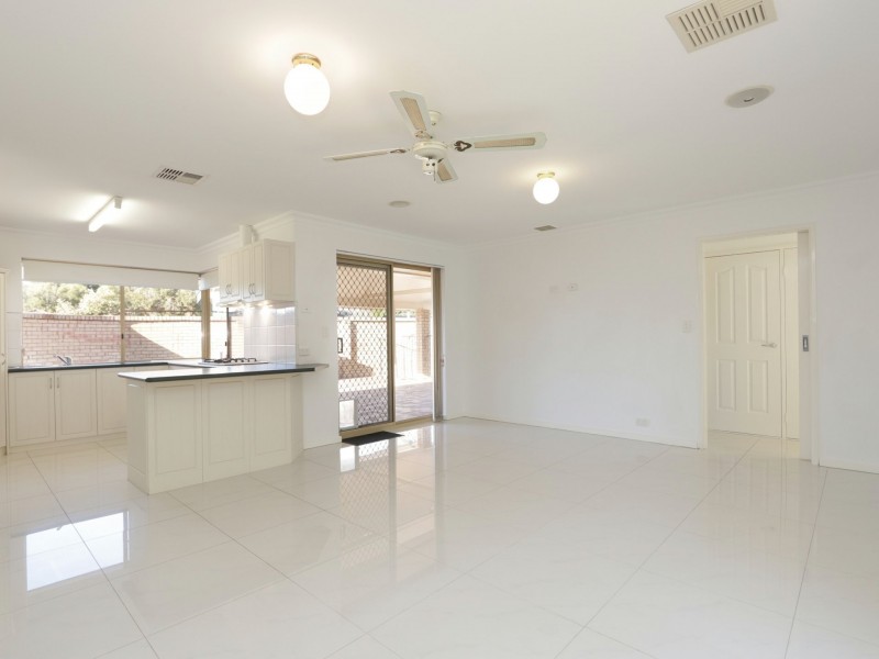 24 Harrington Crescent, Leeming WA 6149