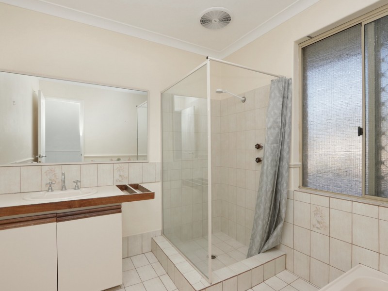 24 Harrington Crescent, Leeming WA 6149