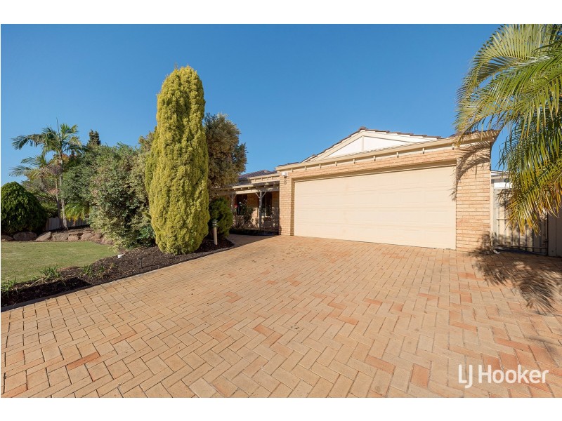 8 Sentinel Gardens, Leeming WA 6149