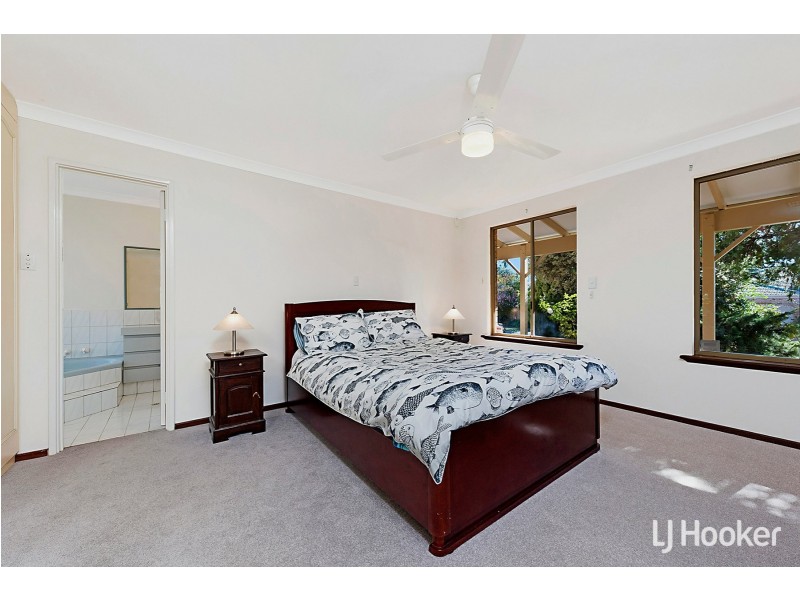 8 Sentinel Gardens, Leeming WA 6149