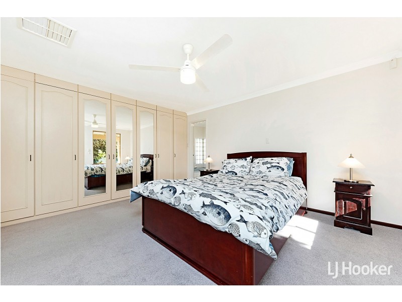 8 Sentinel Gardens, Leeming WA 6149