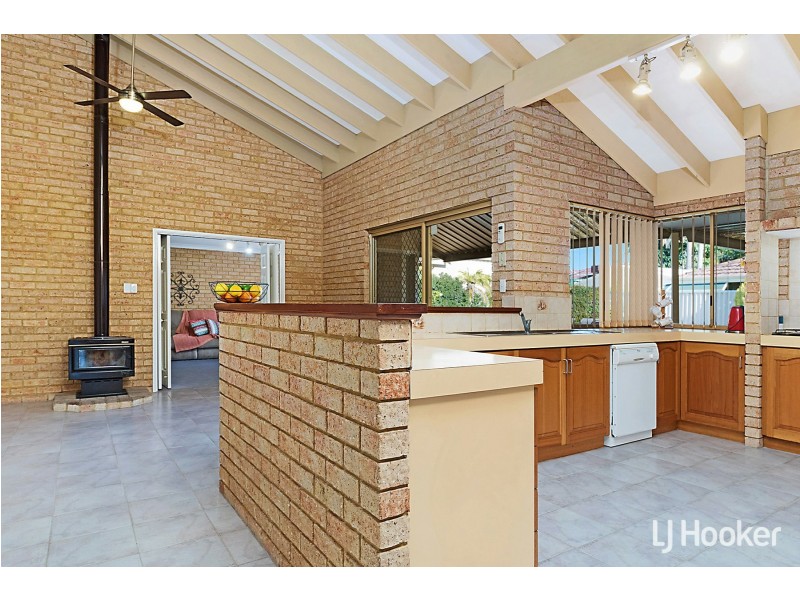 8 Sentinel Gardens, Leeming WA 6149