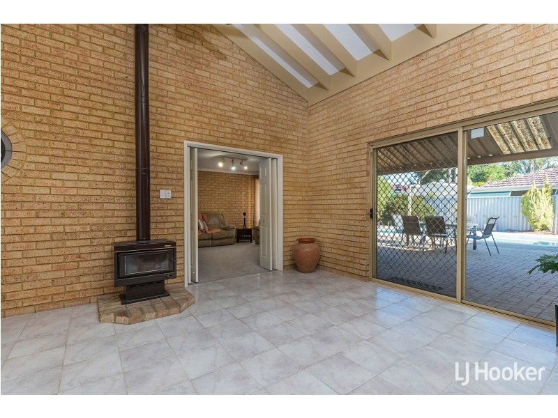 8 Sentinel Gardens, Leeming WA 6149