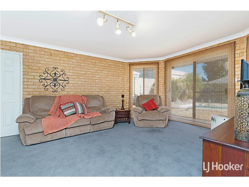 8 Sentinel Gardens, Leeming WA 6149