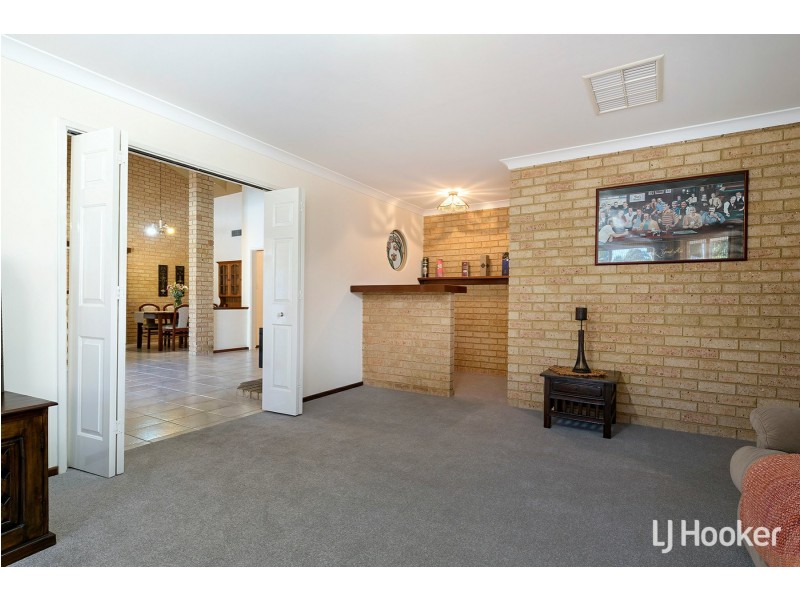 8 Sentinel Gardens, Leeming WA 6149