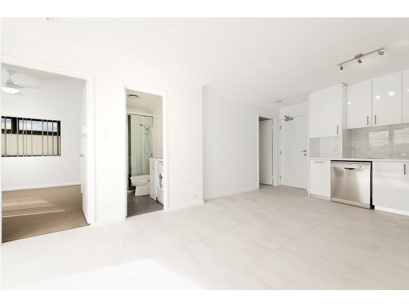 13/8 Bragor Place, Ardross WA 6153