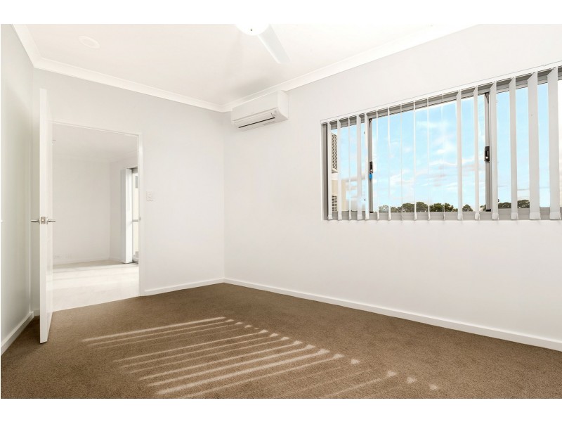 13/8 Bragor Place, Ardross WA 6153