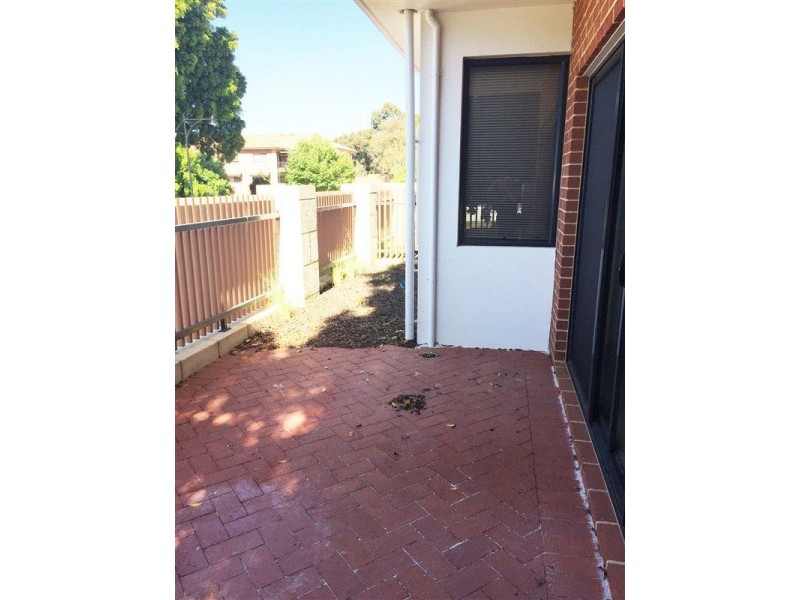 1/7 Juliet Road, Coolbellup WA 6163