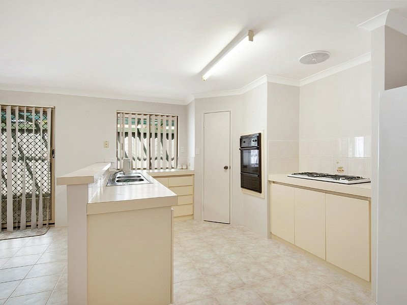 2/16 Wheeler Road, Karrinyup WA 6018