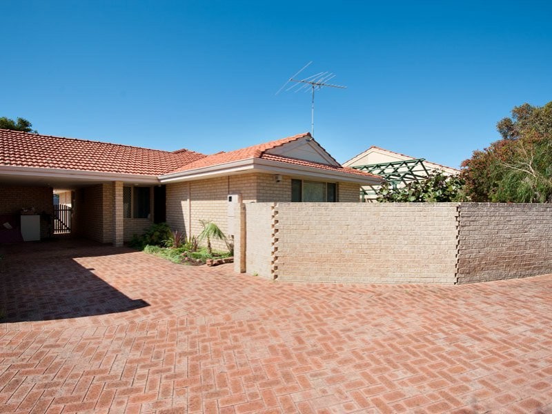 2/16 Wheeler Road, Karrinyup WA 6018