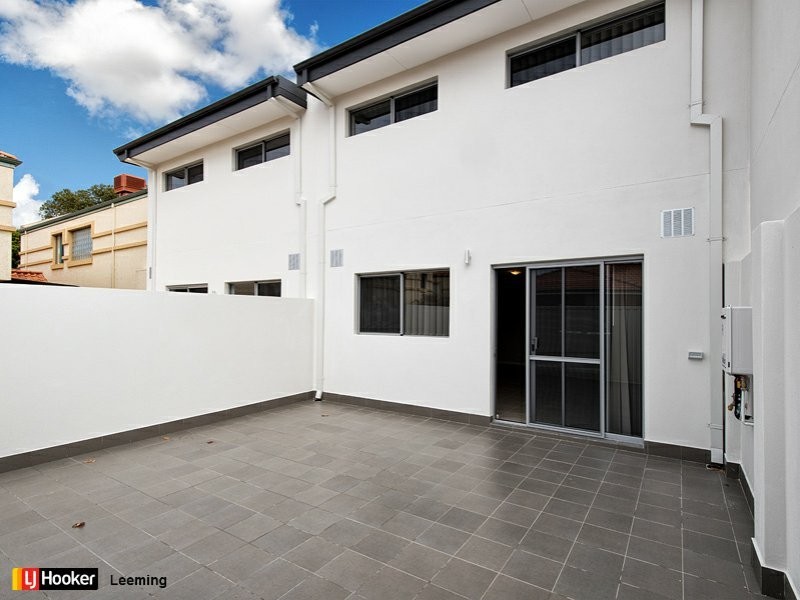 5/2 First Avenue, Applecross WA 6153