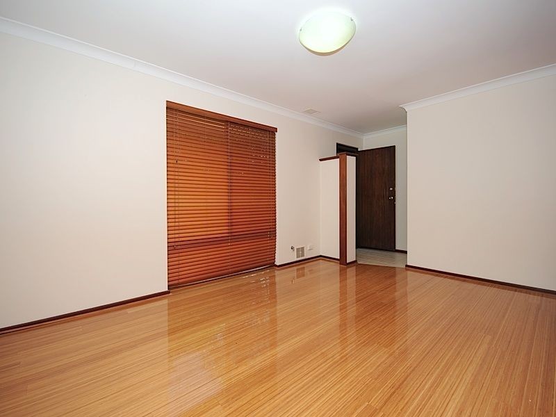 15 Krugger Place, Leeming WA 6149