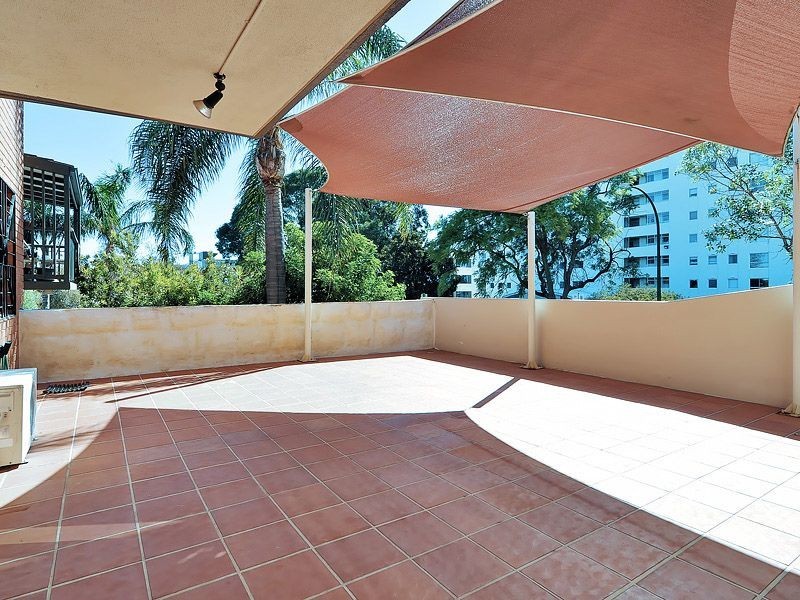 4/3 Darley Street, South Perth WA 6151