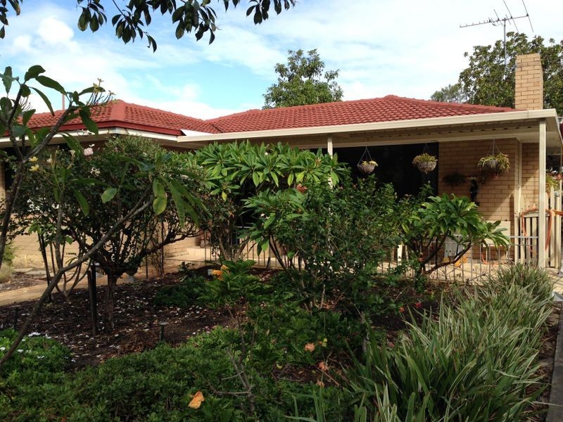 33 Swan Road, High Wycombe WA 6057