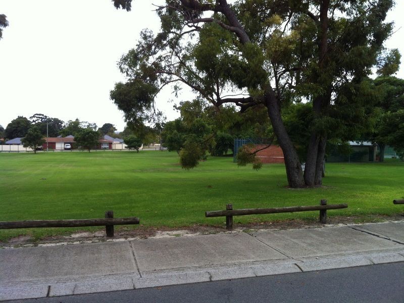 33 Swan Road, High Wycombe WA 6057