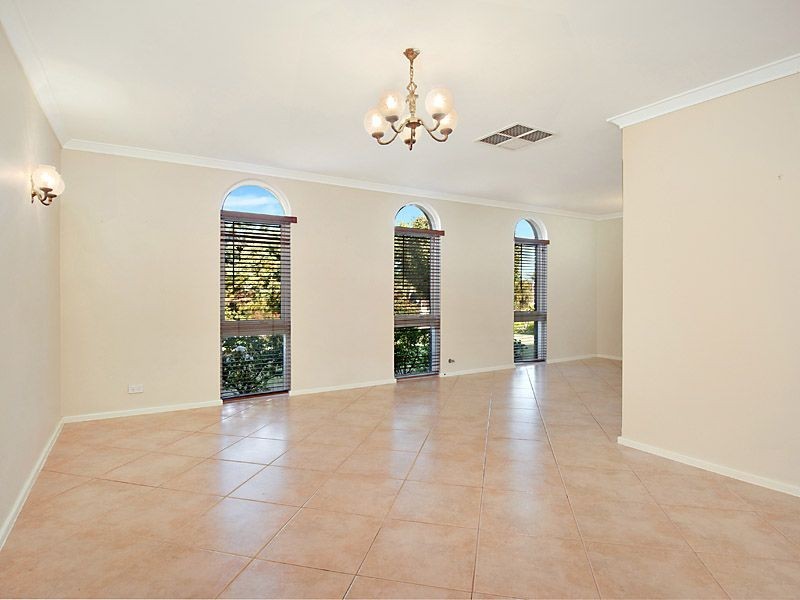 13 Waraker Way, Leeming WA 6149