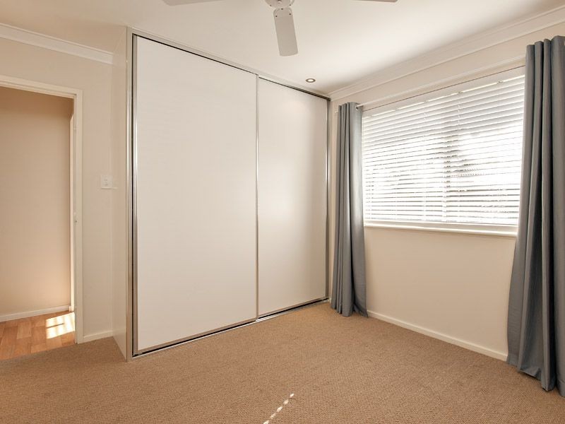 13 Waraker Way, Leeming WA 6149