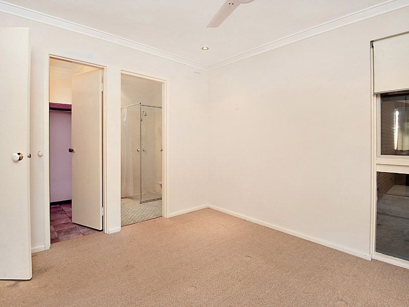 13 Waraker Way, Leeming WA 6149