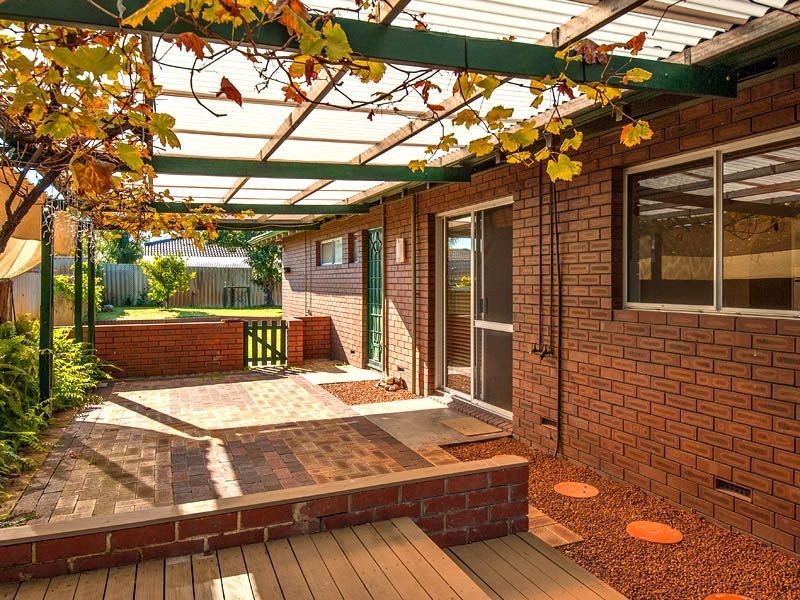 13 Waraker Way, Leeming WA 6149