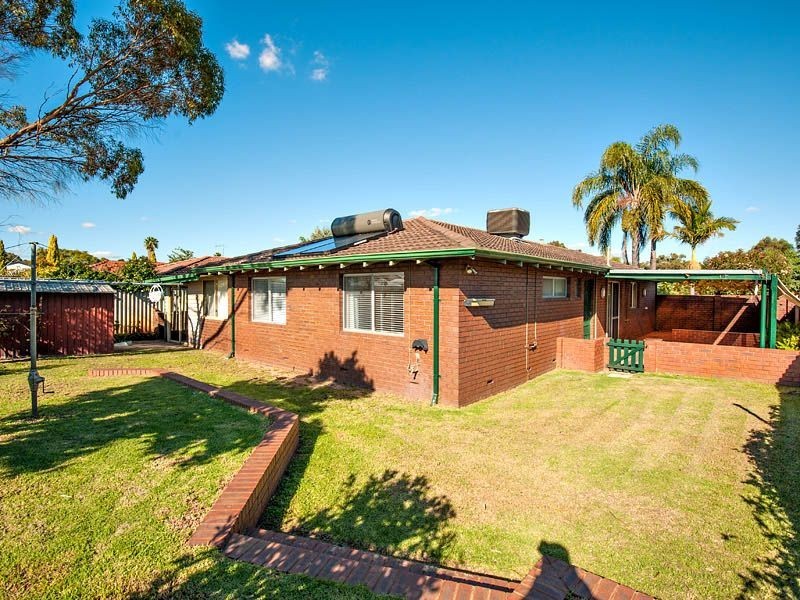 13 Waraker Way, Leeming WA 6149