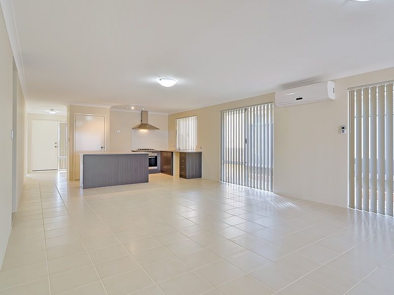 5 Roudnice Lane, Champion Lakes WA 6111