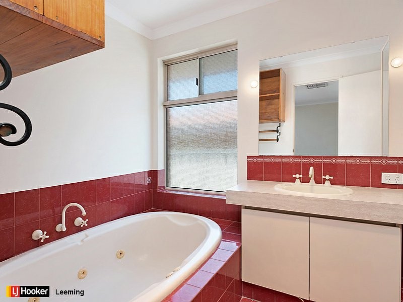 2 Gilbertson Road, Kardinya WA 6163