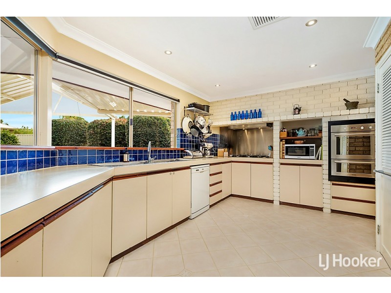 10 Meadow Grove, Leeming WA 6149