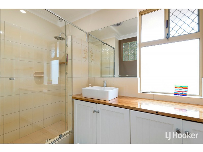10 Meadow Grove, Leeming WA 6149
