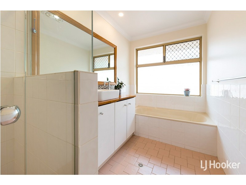 10 Meadow Grove, Leeming WA 6149