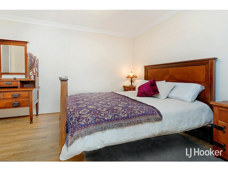 10 Meadow Grove, Leeming WA 6149