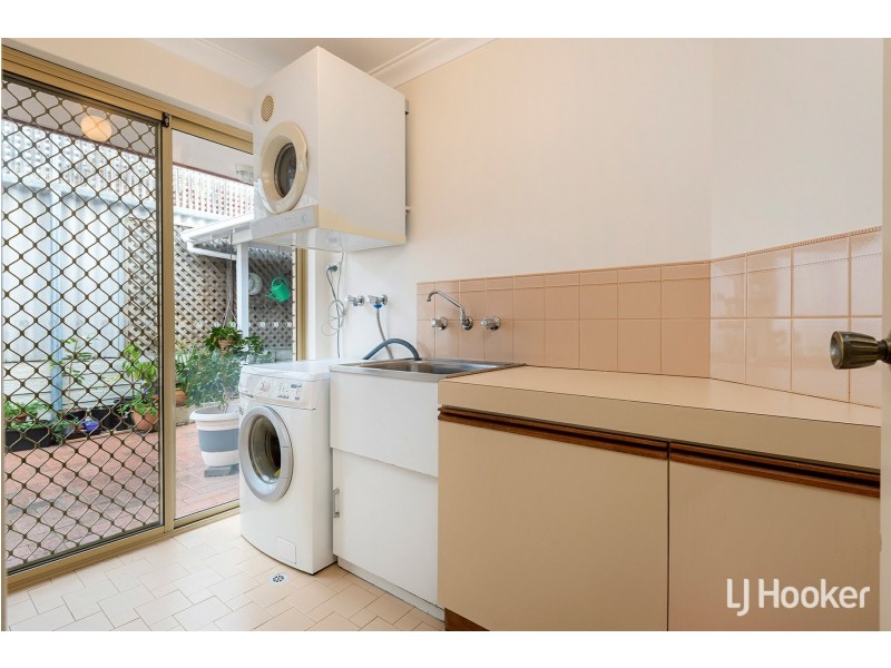 10 Meadow Grove, Leeming WA 6149