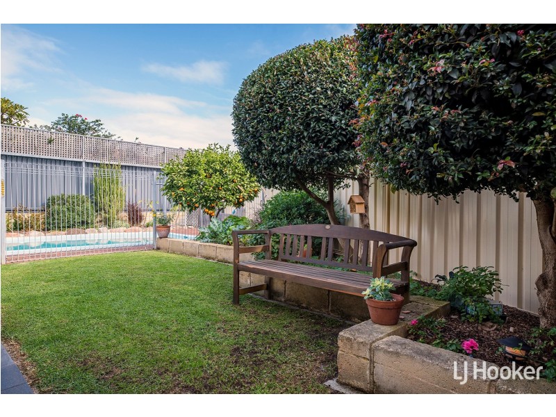 10 Meadow Grove, Leeming WA 6149
